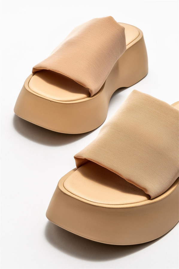Bej dolgu topuklu kadın terlik - Elle Shoes
