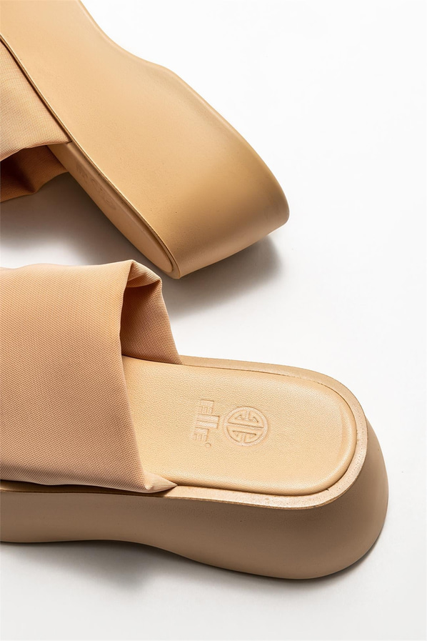 Bej dolgu topuklu kadın terlik - Elle Shoes