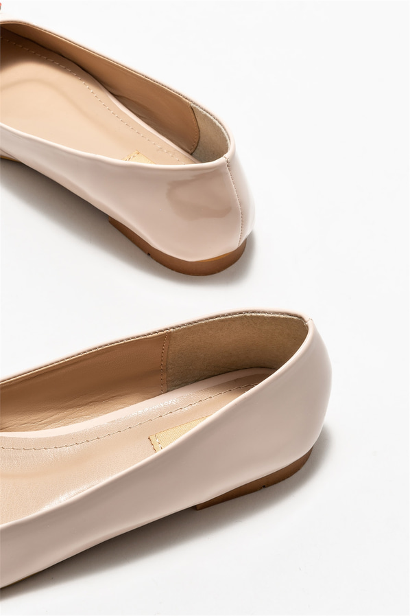 Bej kadın babet, günlük kullanım için - Elle Shoes