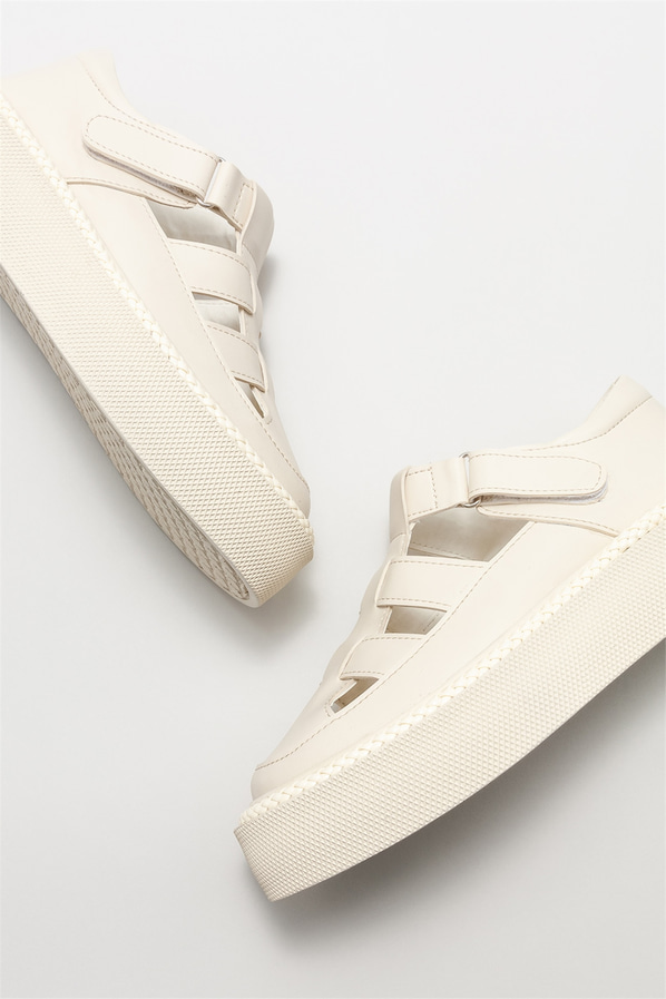 Bej düz kadın ayakkabı, günlük kullanım için - Elle Shoes