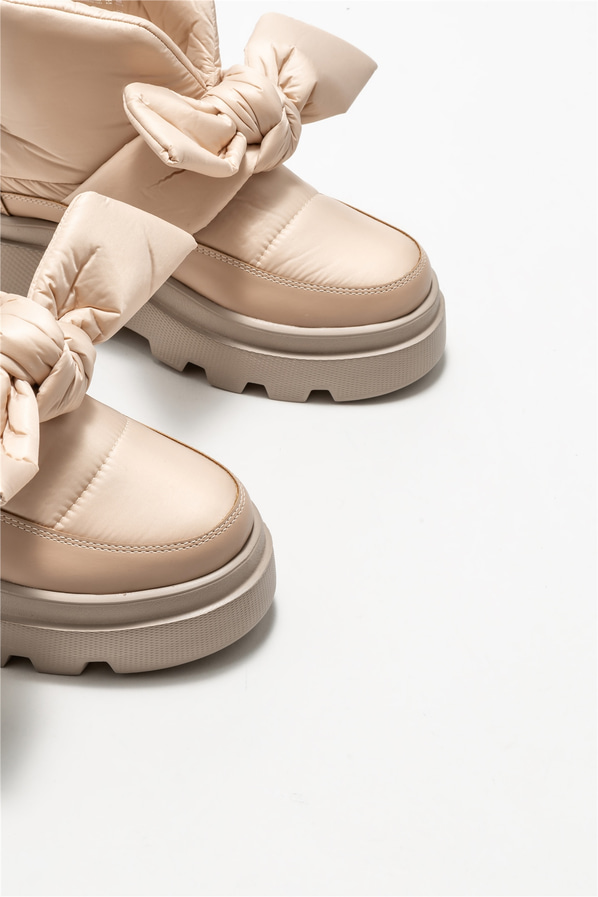 Bej düz kadın bot, günlük kullanım için - Elle Shoes
