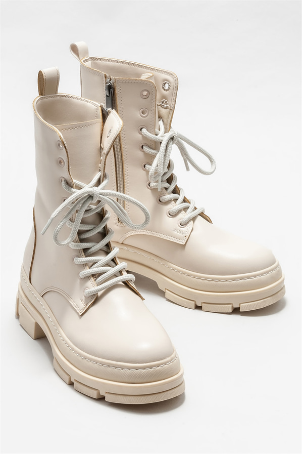 Bej düz kadın bot, günlük kullanım için - Elle Shoes