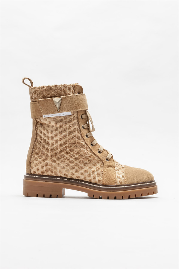 Bej düz kadın bot, günlük kullanım için - Elle Shoes
