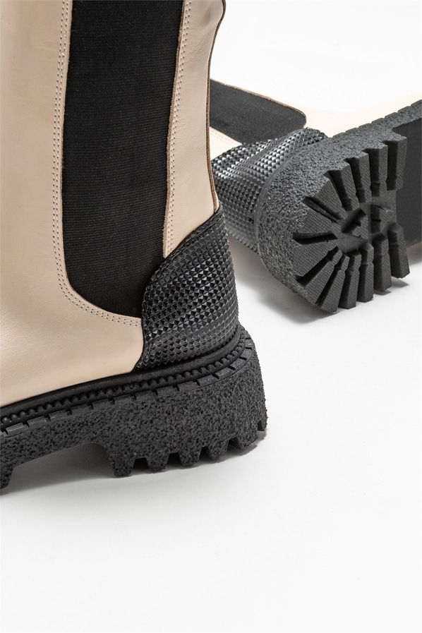Bej düz kadın bot, günlük kullanım için - Elle Shoes