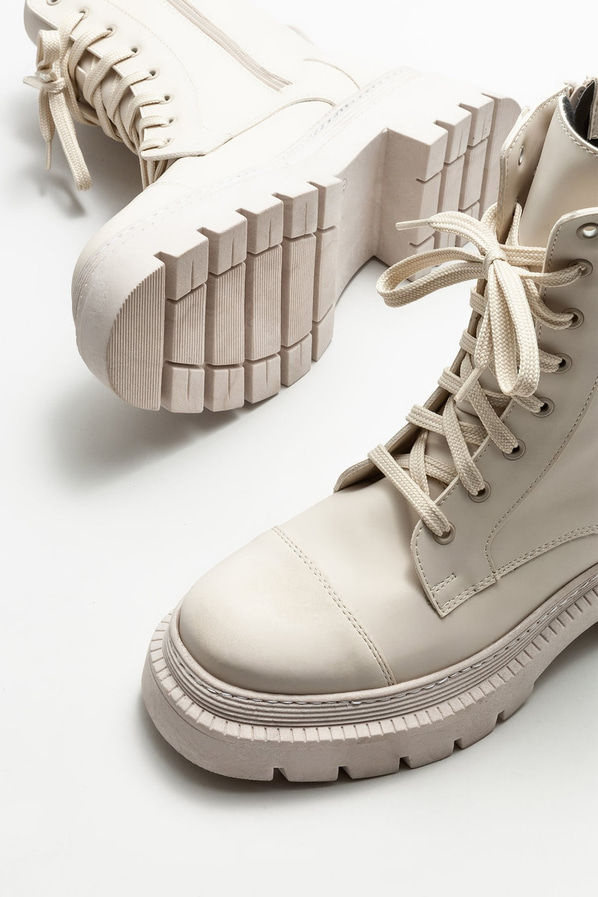 Bej düz kadın bot, günlük kullanım için - Elle Shoes