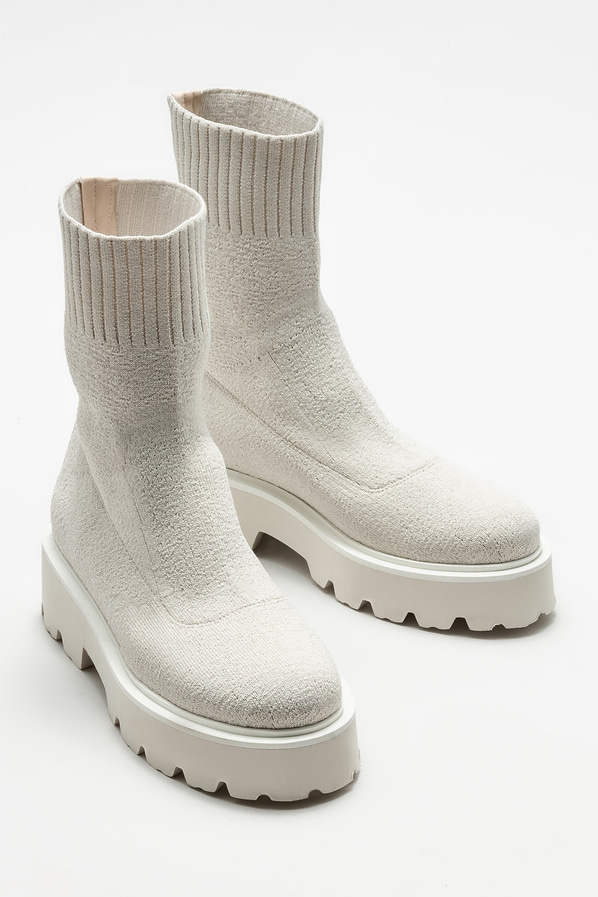 Bej düz kadın bot, günlük kullanım için - Elle Shoes