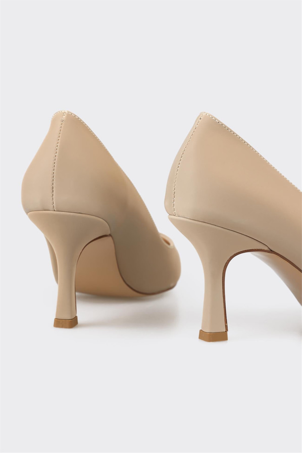 Bej kadın stiletto, rahat kullanım için - Elle Shoes