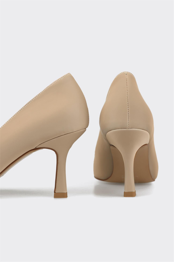 Bej kadın stiletto, rahat kullanım için - Elle Shoes