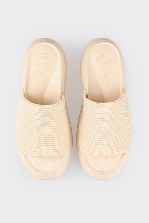 Bej tekstil kalın tabanlı kadın terlik, rahat kullanım için - Elle Shoes