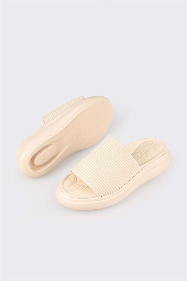 Bej tekstil kalın tabanlı kadın terlik, rahat kullanım için - Elle Shoes