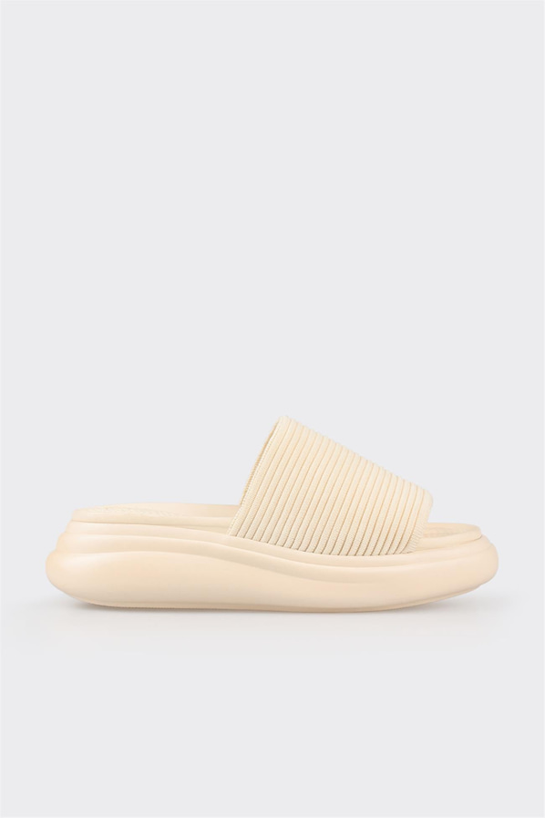 Bej tekstil kalın tabanlı kadın terlik, rahat kullanım için - Elle Shoes
