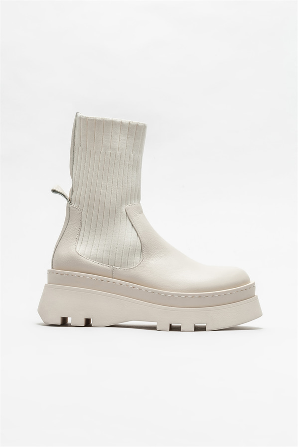 Bej topuklu kadın bot - Elle Shoes