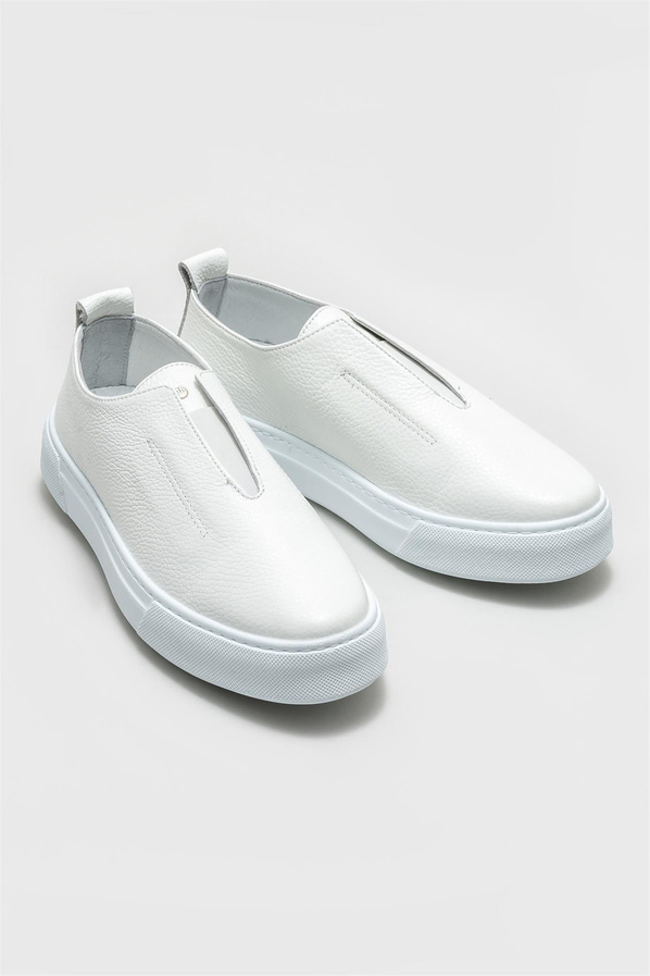 Beyaz deri bağcıklı erkek günlük ayakkabı, rahat kullanım için - Elle Shoes