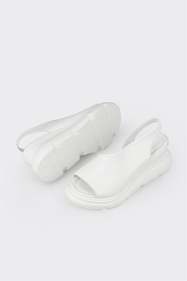 Beyaz deri dolgu topuklu kadın sandalet - Elle Shoes