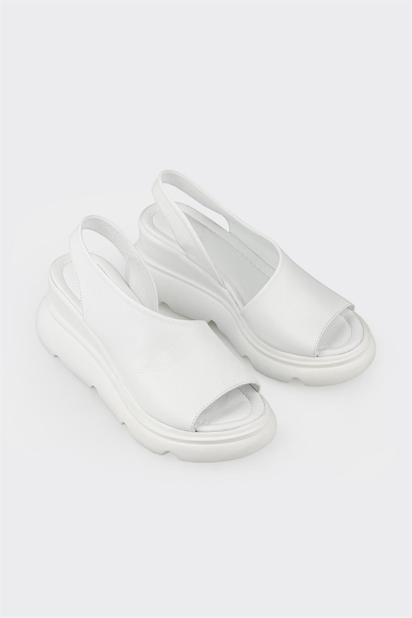 Beyaz deri dolgu topuklu kadın sandalet - Elle Shoes