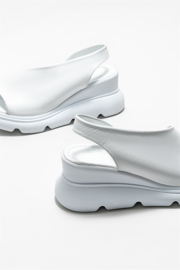 Beyaz deri dolgu topuklu kadın sandalet - Elle Shoes