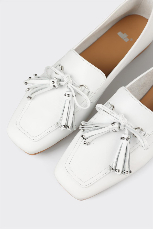 Beyaz deri kadın loafer, günlük kullanım için - Elle Shoes