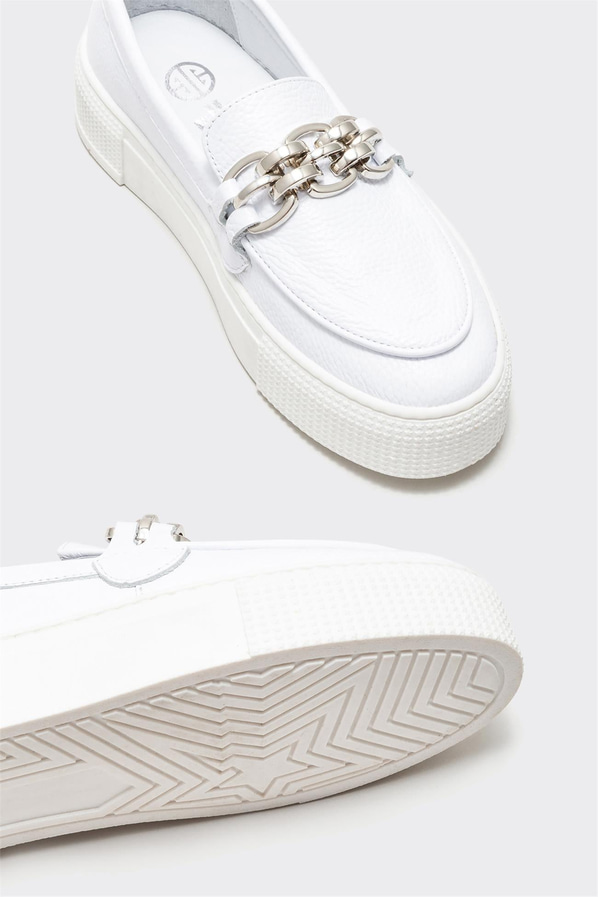 Beyaz deri kadın düz ayakkabı, günlük kullanım için - Elle Shoes