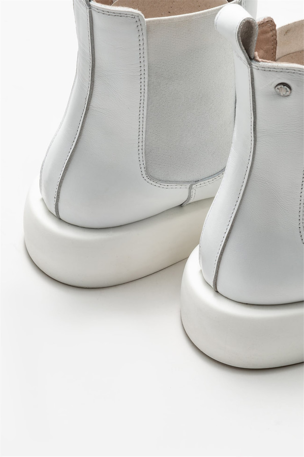Beyaz deri kadın bot, günlük kullanım için - Elle Shoes