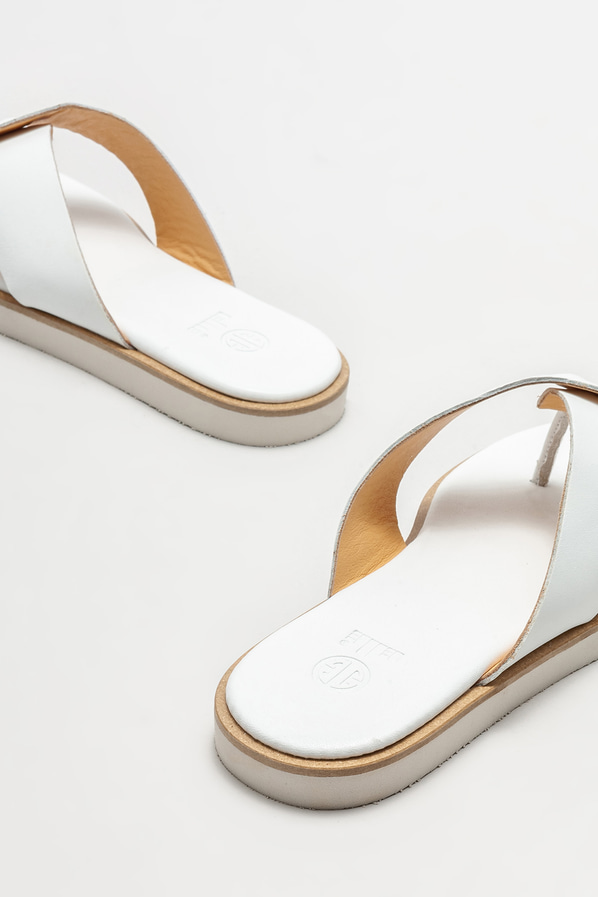 Beyaz deri kadın terlik - Elle Shoes