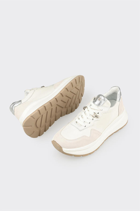 Beyaz deri yumuşak dokulu kadın sneaker, rahat kullanım için - Elle Shoes