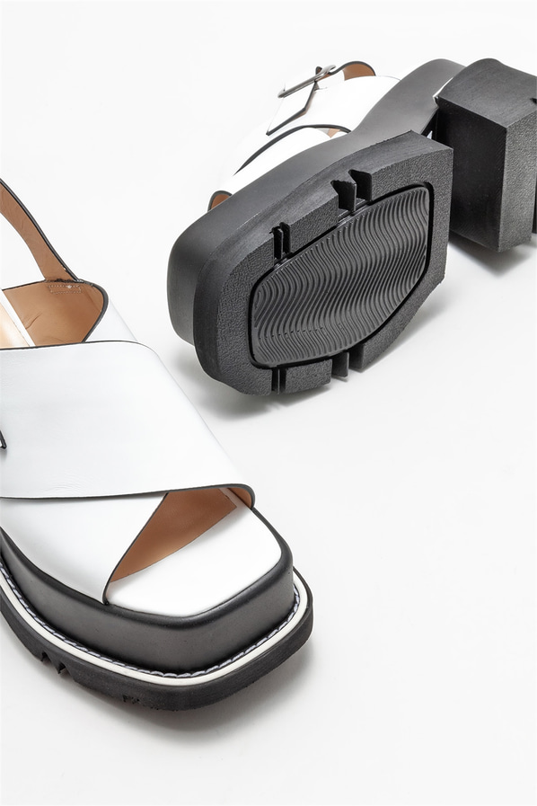 Beyaz deri topuklu kadın sandalet - Elle Shoes