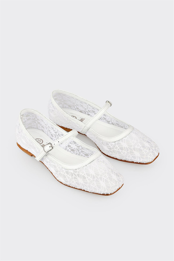 Beyaz kadın babet, rahat kullanım için - Elle Shoes
