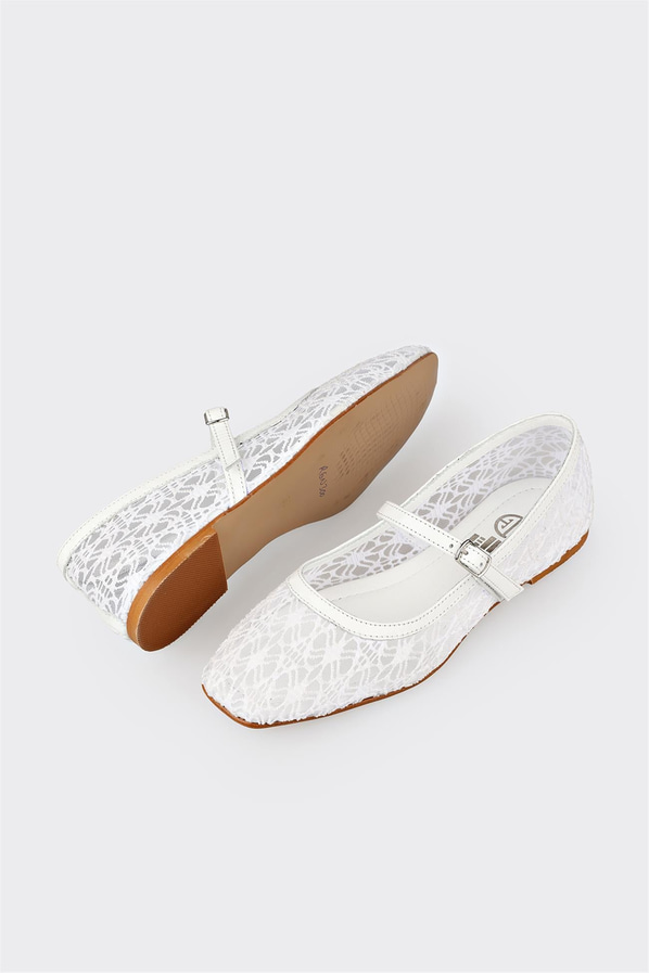 Beyaz kadın babet, rahat kullanım için - Elle Shoes
