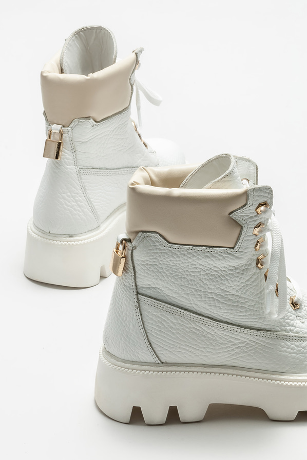Beyaz düz kadın bot, günlük kullanım için - Elle Shoes