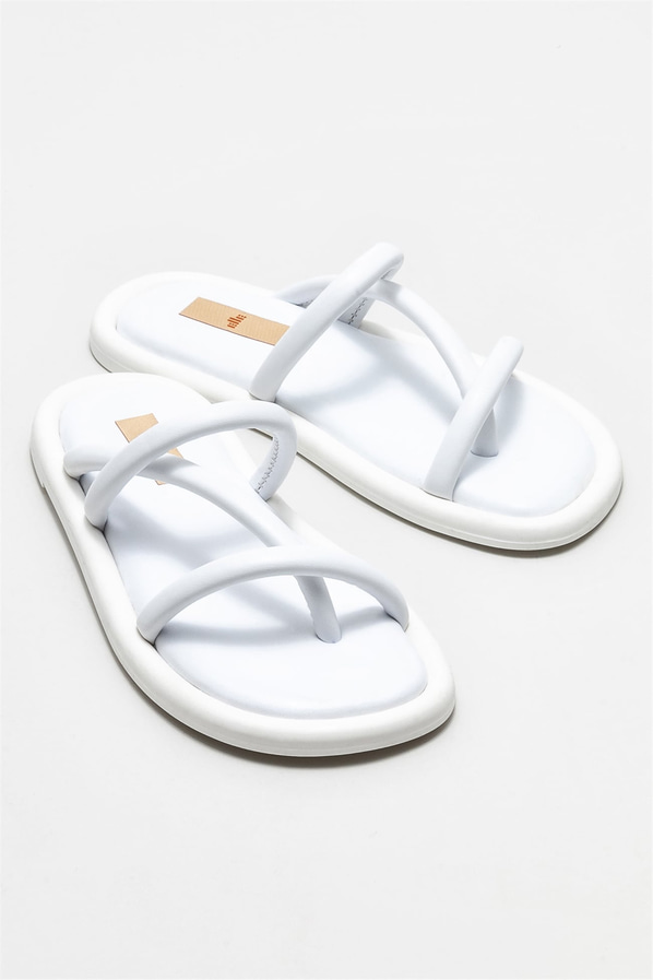 Beyaz düz kadın terlik, günlük kullanım için - Elle Shoes