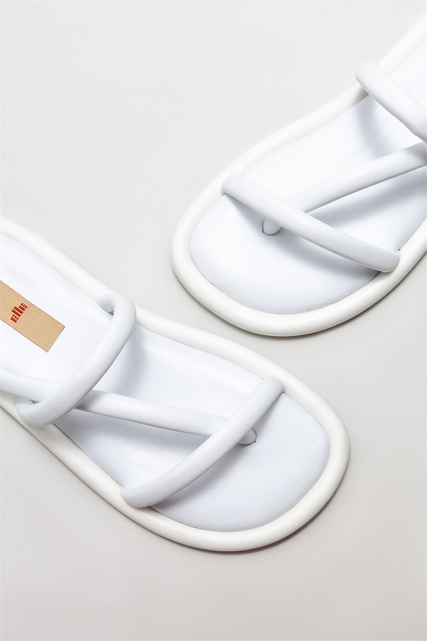 Beyaz düz kadın terlik, günlük kullanım için - Elle Shoes