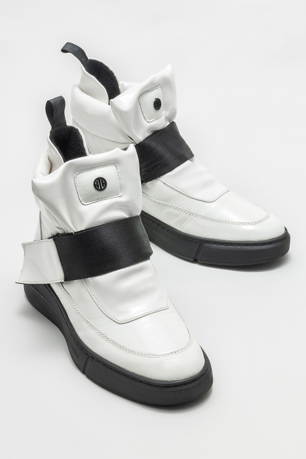 Beyaz kadın bot, günlük kullanım için - Elle Shoes