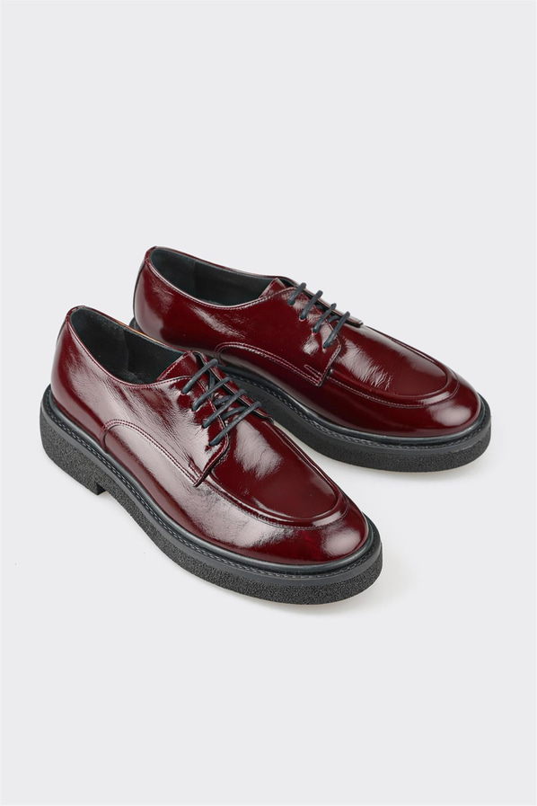 Bordo deri kadın ayakkabı, günlük kullanım için - Elle Shoes