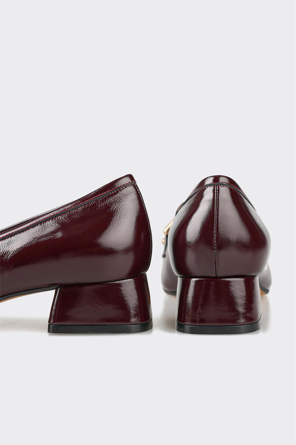 Bordo deri ve rugan topuklu kadın ayakkabı, ofis stili için - Elle Shoes
