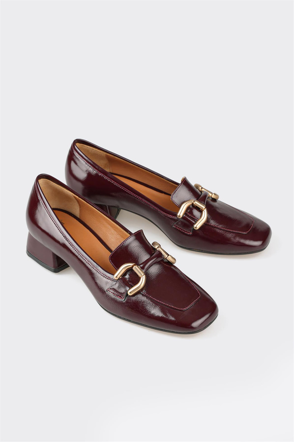 Bordo deri ve rugan topuklu kadın ayakkabı, ofis stili için - Elle Shoes