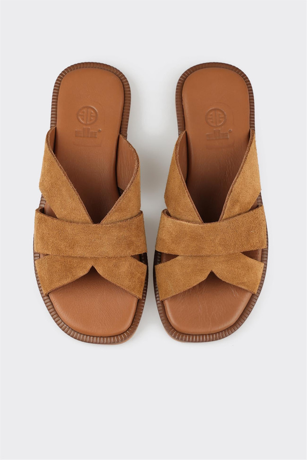 Camel deri düz yumuşak dokulu kadın terlik, rahat kullanım için - Elle Shoes