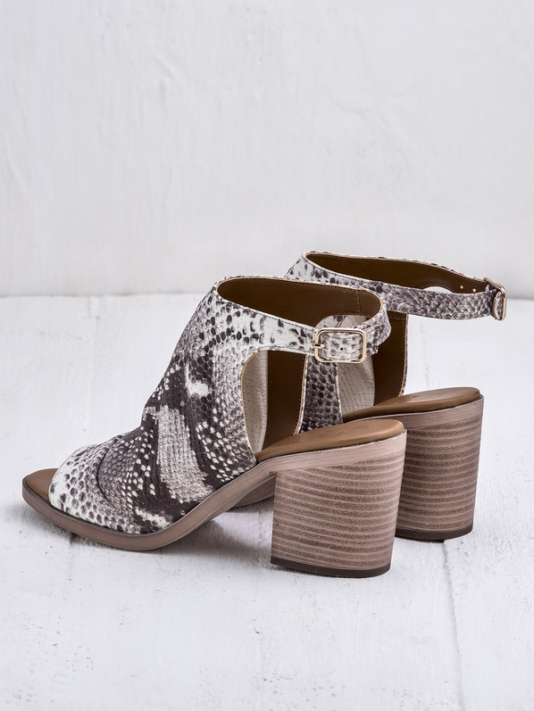Bej deri topuklu kadın sandalet - Elle Shoes