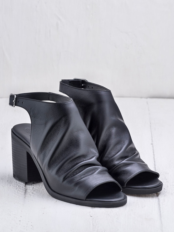 Siyah deri topuklu kadın sandalet - Elle Shoes