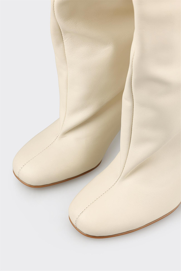 Ekru Deri Kadın Çizme