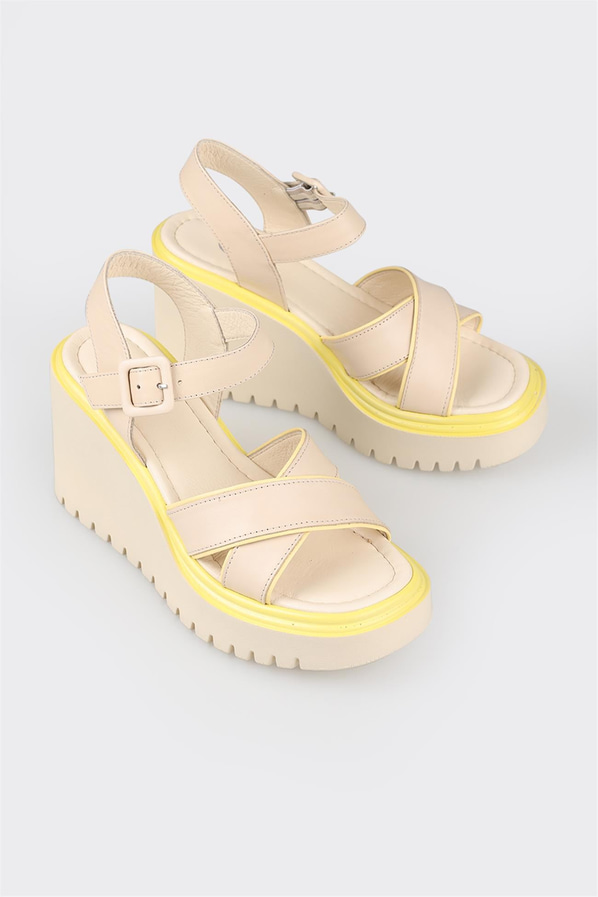 Ekru deri dolgu topuklu kadın sandalet - Elle Shoes