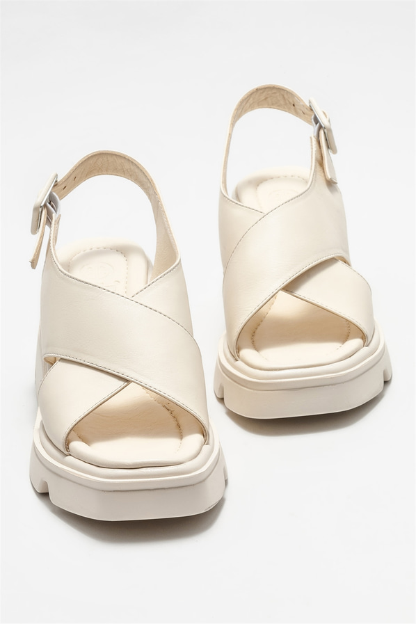 Ekru deri dolgu topuklu kadın sandalet - Elle Shoes