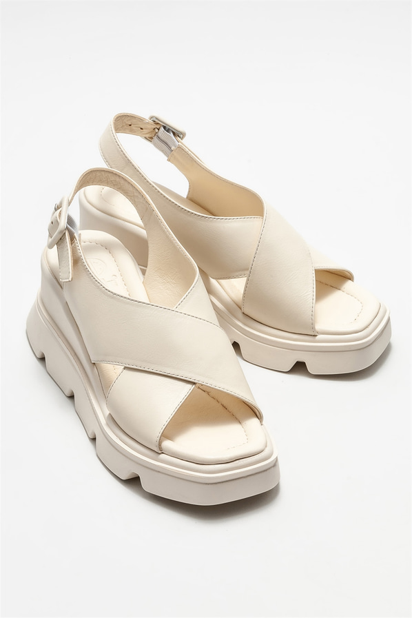 Ekru deri dolgu topuklu kadın sandalet - Elle Shoes
