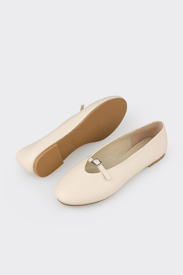 Ekru deri yumuşak dokulu kadın babet, ofis stili için - Elle Shoes