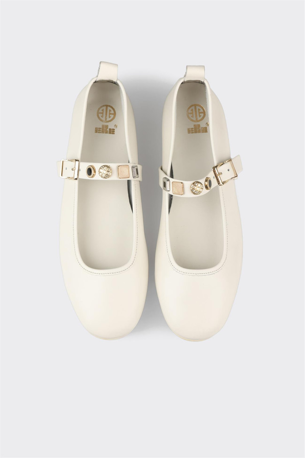 Ekru deri zımbalı kadın babet, rahat kullanım için - Elle Shoes