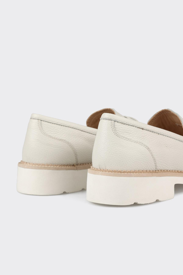 Ekru deri püsküllü kalın tabanlı kadın loafer, günlük kullanım için - Elle Shoes
