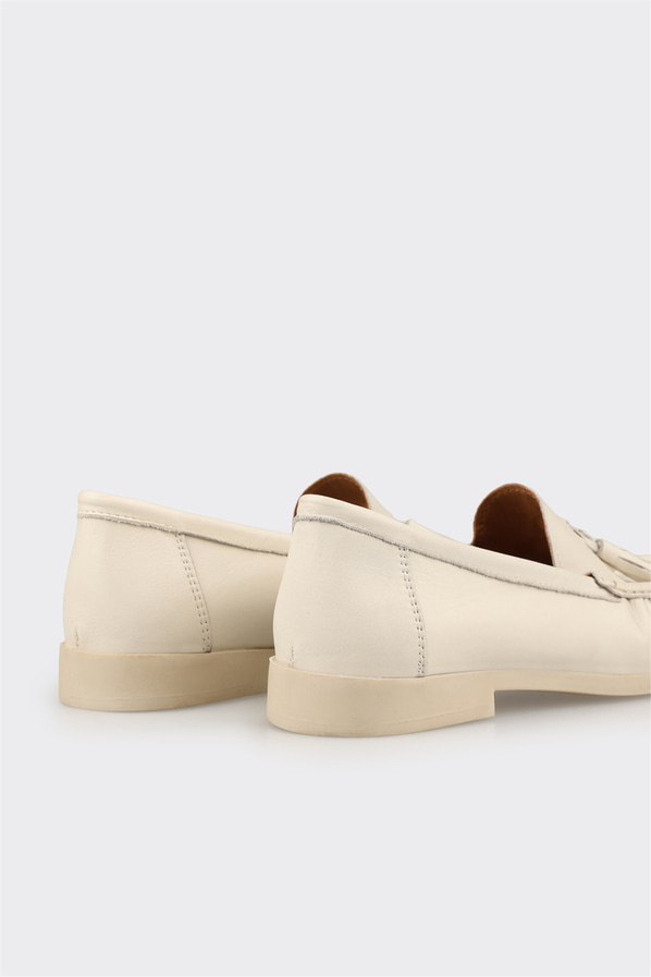 Ekru deri kadın loafer, günlük kullanım için - Elle Shoes