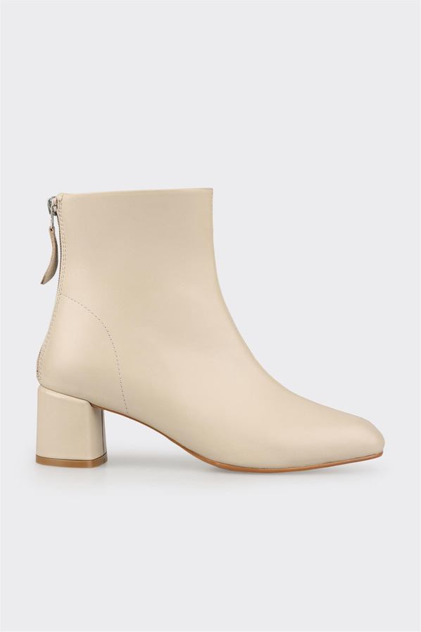 Ekru bej deri kadın bot, rahat kullanım için - Elle Shoes