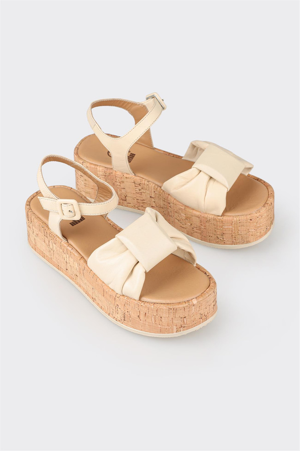 Ekru deri kadın dolgu topuklu sandalet - Elle Shoes