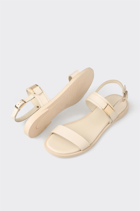 Ekru kahve deri taşlı kadın düz sandalet, rahat kullanım için - Elle Shoes