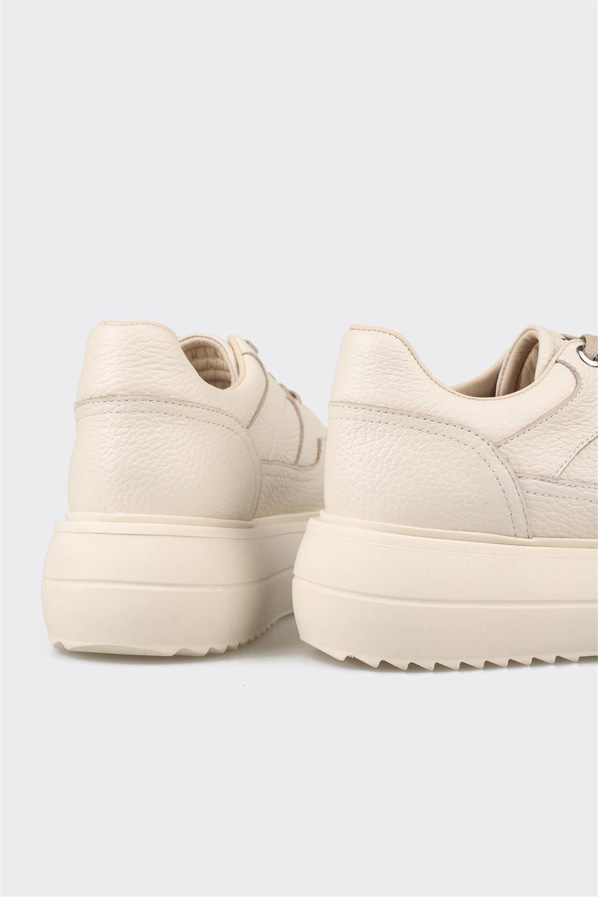 Ekru deri kalın tabanlı kadın sneaker, rahat kullanım için - Elle Shoes